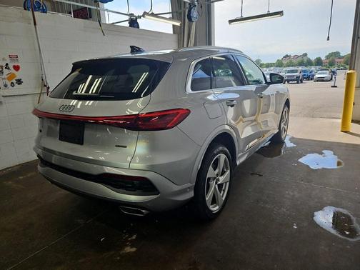 2025 Audi Q5 2.0T Premium Plus