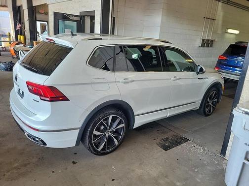 2024 Volkswagen Tiguan 2.0T SEL R-Line 4MOTION