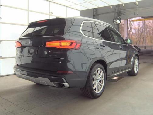 Arctic Grey Metallic 2022 BMW X5 xDrive40i