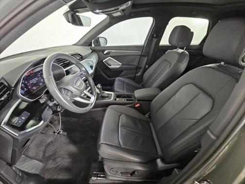 2024 Audi Q3 Premium 45 TFSI S line quattro Tiptronic