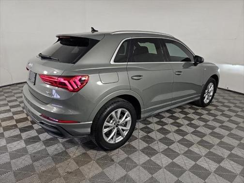 2024 Audi Q3 Premium 45 TFSI S line quattro Tiptronic