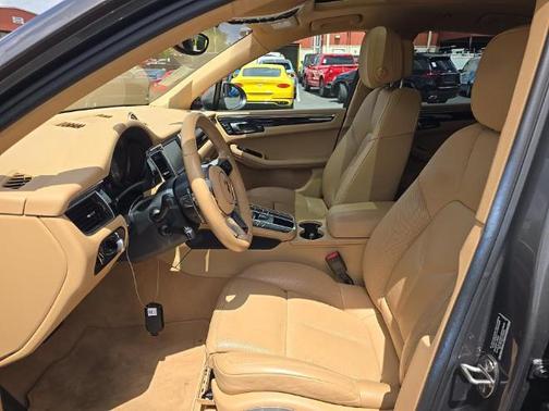 Agate Gray Metallic 2016 Porsche Macan Macan S