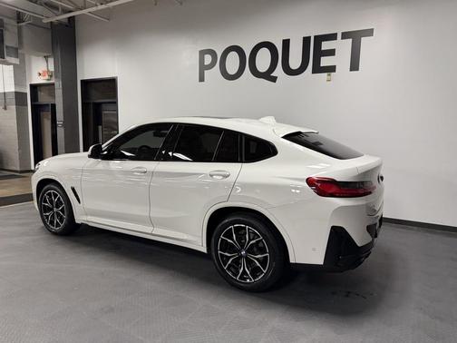 2023 BMW X4 xDrive30i