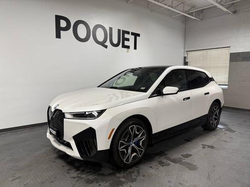 Mineral White Metallic 2024 BMW iX xDrive50