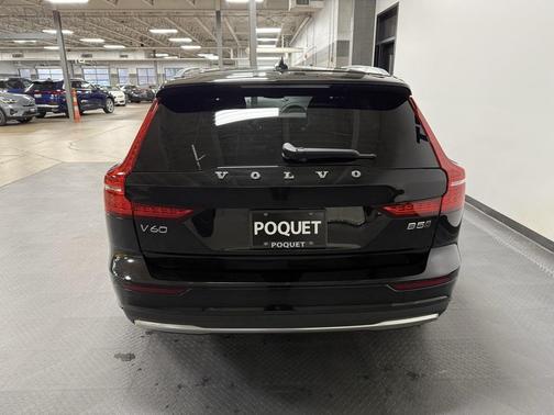 2023 Volvo V60 Cross Country Ultimate
