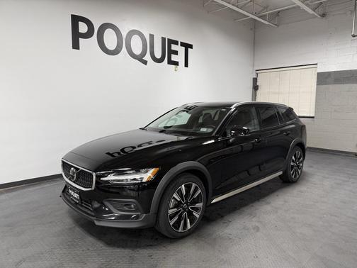 2023 Volvo V60 Cross Country Ultimate