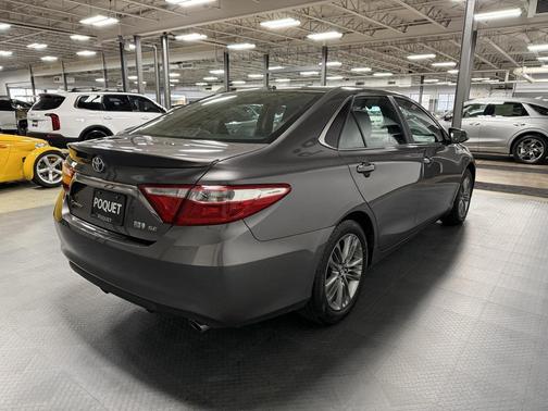 2016 Toyota Camry Hybrid SE