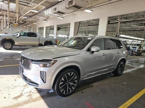 2025 Volvo XC90 B6 Plus 7-Seater