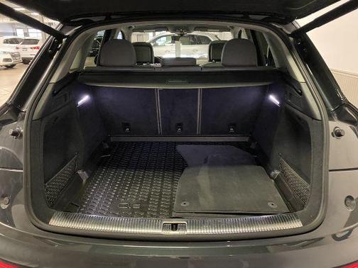 Manhattan Gray Metallic 2018 Audi Q5 2.0T Tech