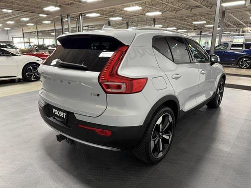 2020 Volvo XC40 T5 Momentum