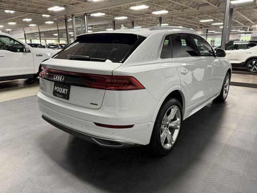 2022 Audi Q8 55 Premium