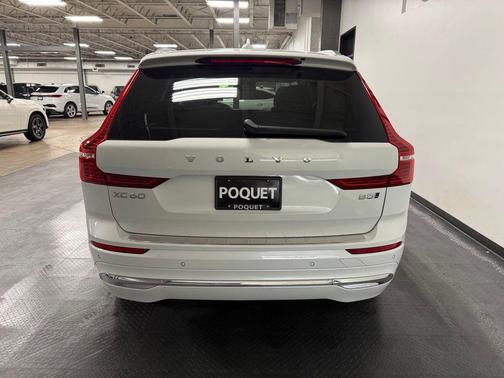 Crystal White Metallic 2023 Volvo XC60 B5 Ultimate Bright Theme
