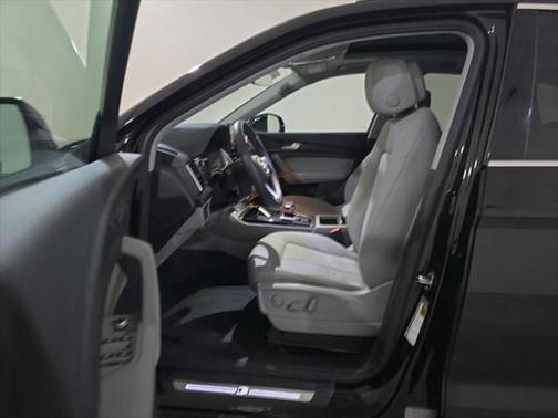 2022 Audi Q5 45 S line Premium Plus