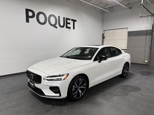 2024 Volvo S60 B5 Plus Dark Theme