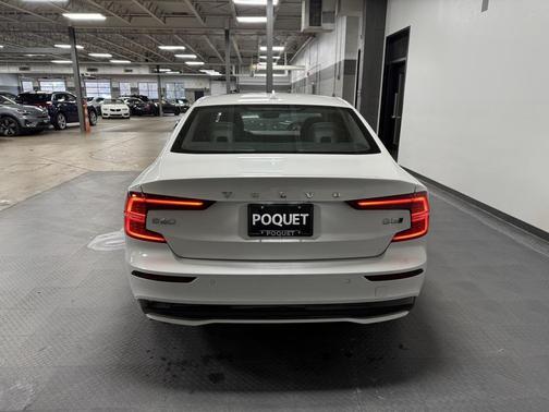 2024 Volvo S60 B5 Plus Dark Theme