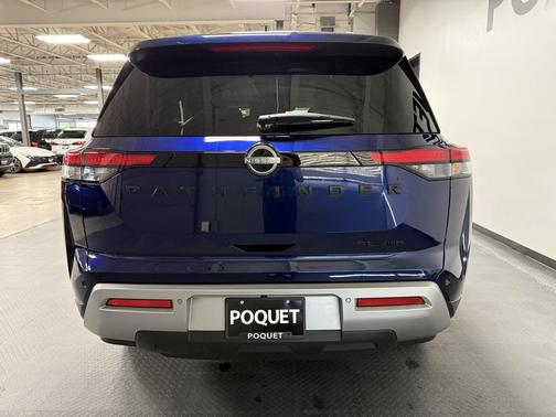2022 Nissan Pathfinder SL