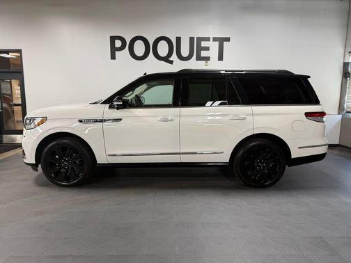 Pristine White Metallic Tri-Coat 2024 Lincoln Navigator Black Label