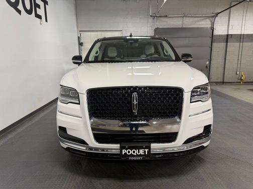 Pristine White Metallic Tri-Coat 2024 Lincoln Navigator Black Label