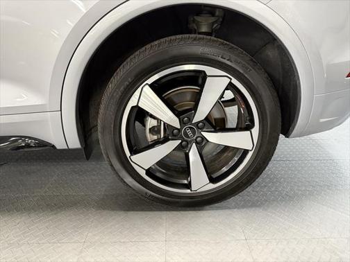 2022 Audi Q5 45 S line Premium Plus
