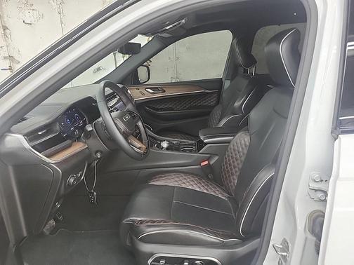 2023 Jeep Grand Cherokee L Summit