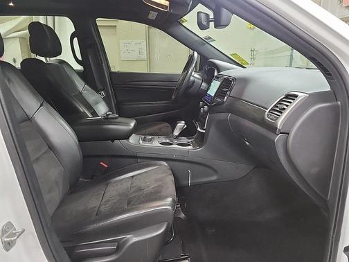 2022 Jeep Grand Cherokee Laredo