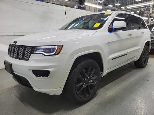 2022 Jeep Grand Cherokee Laredo