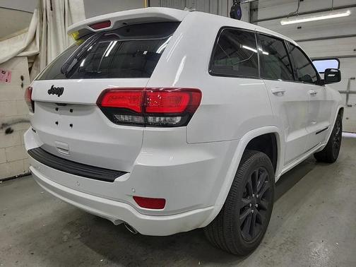 2022 Jeep Grand Cherokee Laredo