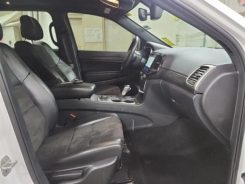 2022 Jeep Grand Cherokee Laredo