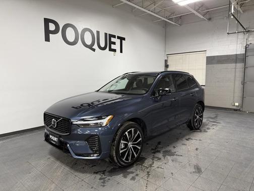 2023 Volvo XC60 B5 Plus Dark Theme