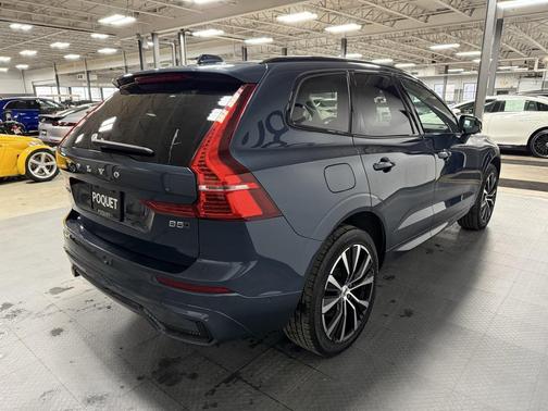 2023 Volvo XC60 B5 Plus Dark Theme