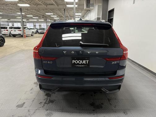 2023 Volvo XC60 B5 Plus Dark Theme