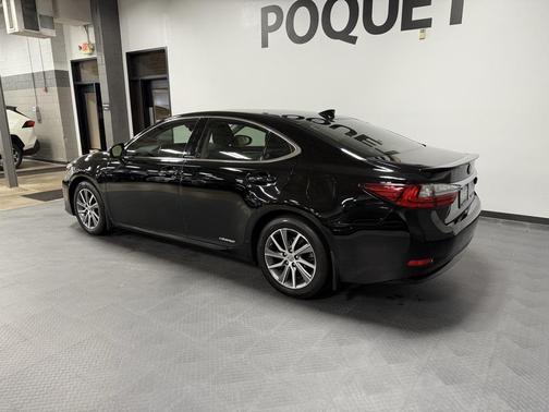 2017 Lexus ES 300h Base