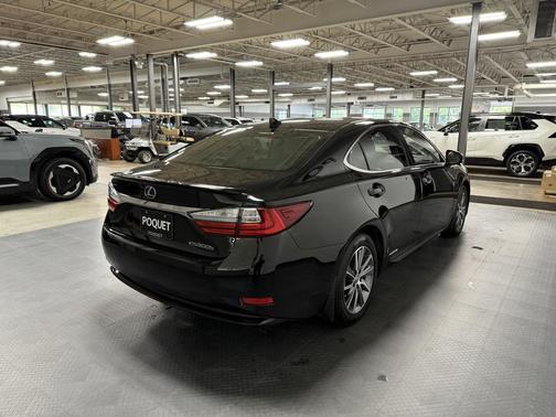 2017 Lexus ES 300h Base