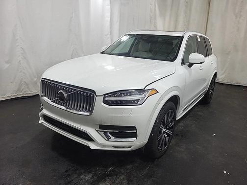 2025 Volvo XC90 B5 Core