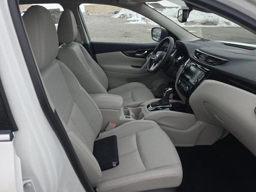 2022 Nissan Rogue Sport SL