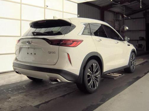 2022 INFINITI QX50 LUXE