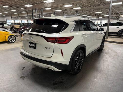 2022 INFINITI QX50 LUXE
