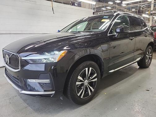 Onyx Black Metallic 2022 Volvo XC60 Recharge Plug-In Hybrid T8 Inscription Expression