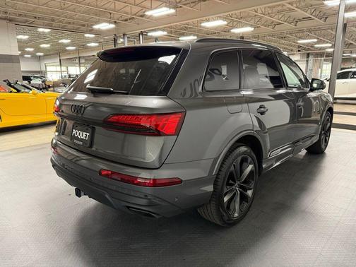 Samurai Gray Metallic 2025 Audi Q7 55 Premium Plus