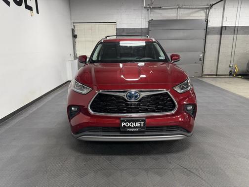 2022 Toyota Highlander Hybrid Platinum