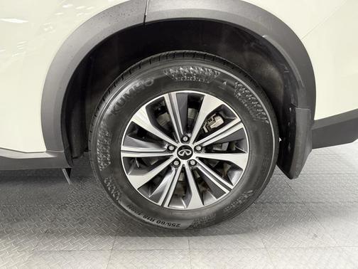 2022 INFINITI QX60 Pure