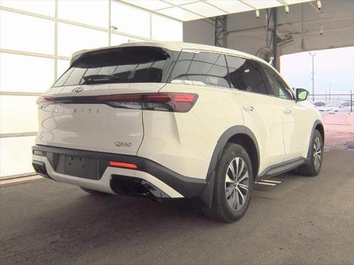 2022 INFINITI QX60 Pure