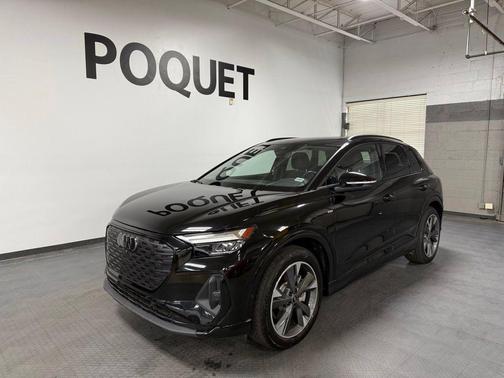 Mythos Black Metallic 2024 Audi Q4 e-tron Premium Plus