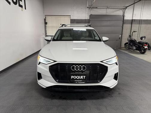 2021 Audi e-tron Premium Plus