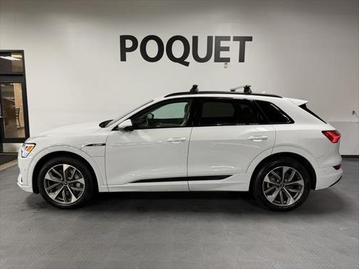 2021 Audi e-tron Premium Plus
