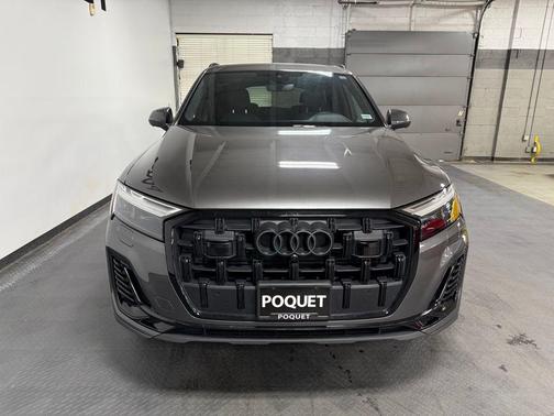 Samurai Gray Metallic 2025 Audi Q7 45 Premium Plus