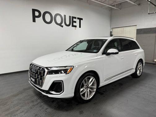 Glacier White Metallic 2025 Audi Q7 55 Premium Plus