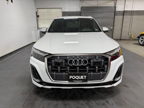 Glacier White Metallic 2025 Audi Q7 55 Premium Plus