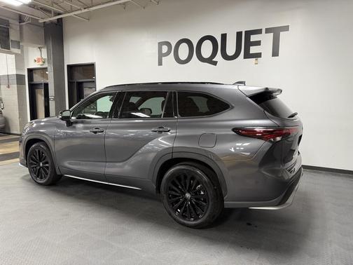 2025 Toyota Highlander XSE