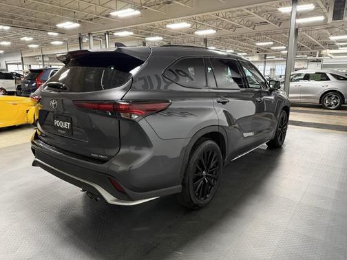 2025 Toyota Highlander XSE